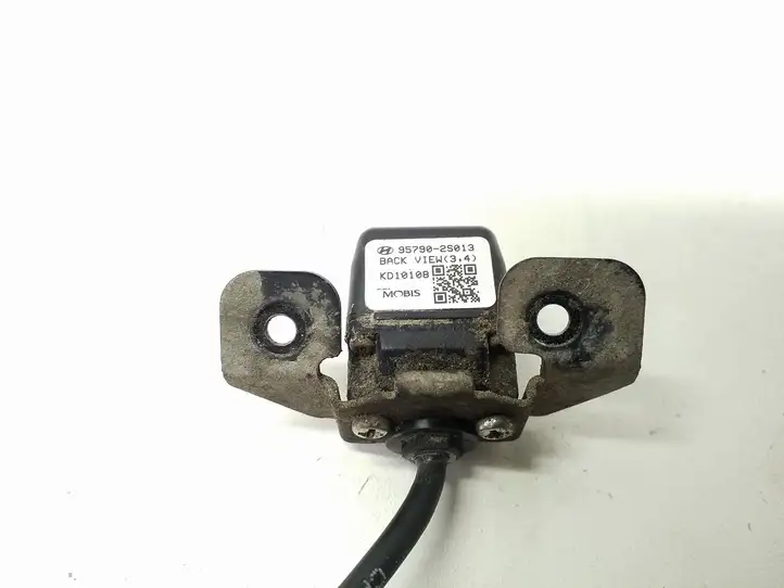 Hyundai ix35 (2013 - 2019) 957902S013 Видеокамера заднего вида — фото 4