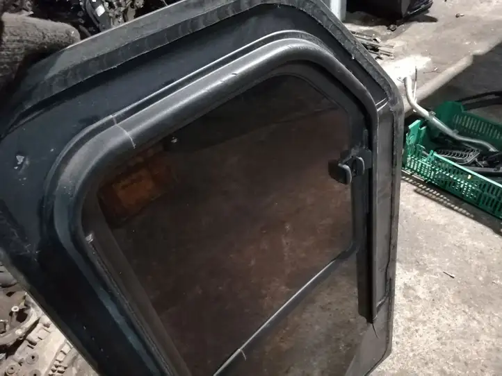 Renault Trafic II (X83) (2002 - 2014) Стекло раздвижной двери — фото 4