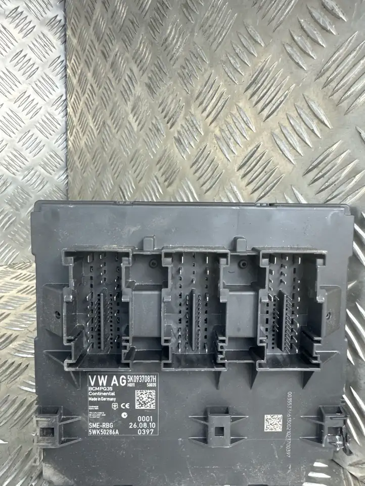 Volkswagen Tiguan (2007 - 2011) 5K0937087H Модуль комфорта — фото 2