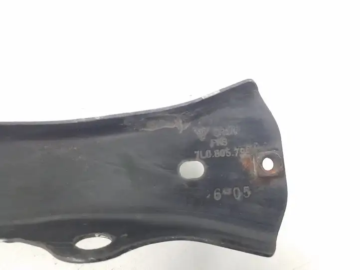 Volkswagen Touareg I (2002 - 2010) 7L0806799C Накладка замка капота — фото 4