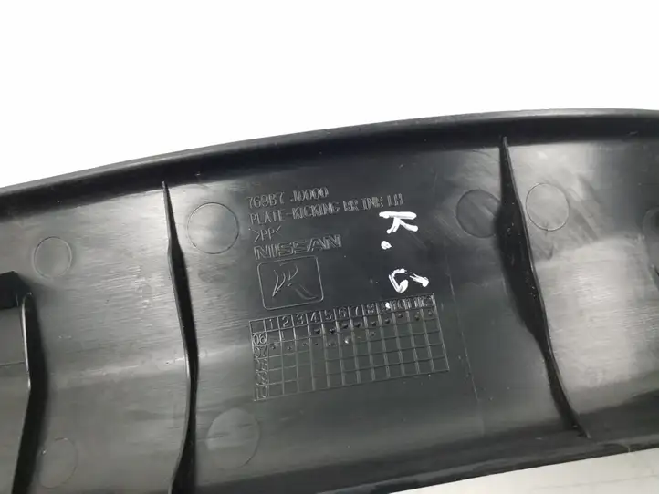Nissan Qashqai (2006 - 2010) 769B7JD000 Прочие детали салона — фото 4