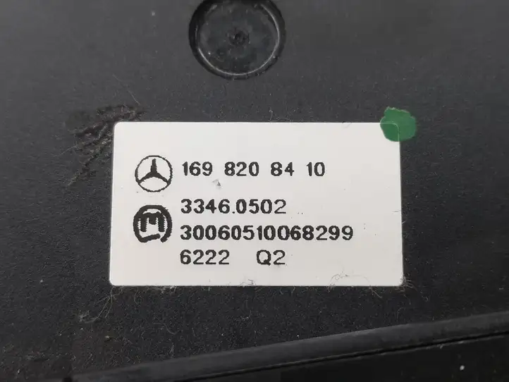 Mercedes-Benz A W169 (2004 - 2012) 1698208410 Включатель сигнализации — фото 6