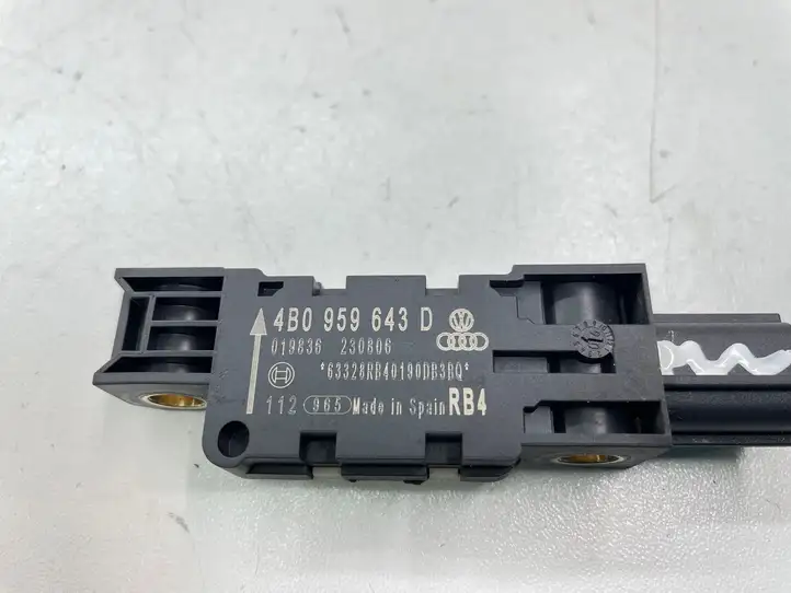 Audi A8 S8 D3 4E (2005 - 2007) 4B0959643D Датчик удара SRS — фото 2