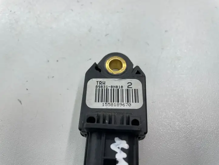 Toyota Yaris (2005 - 2009) 898310H010 Датчик удара SRS — фото 2