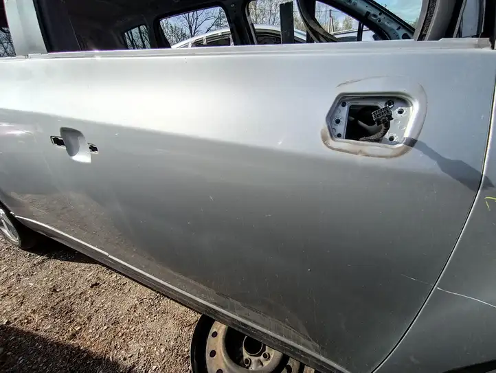 Chevrolet Orlando (2010 - 2015) Дверь — фото 1