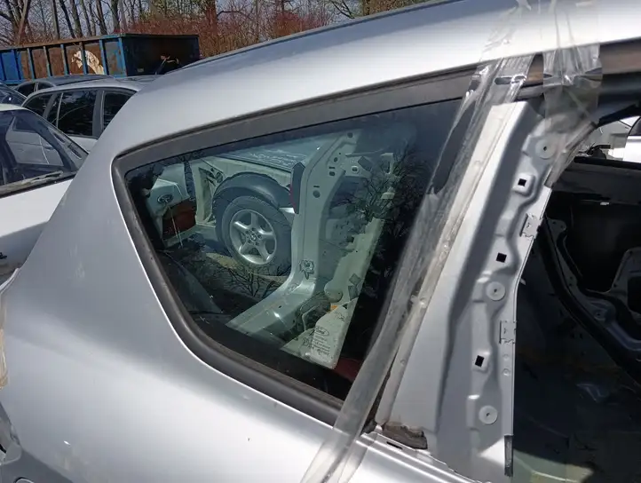 Ford C-MAX II (2010 - 2015) Заднее боковое стекло — фото 3