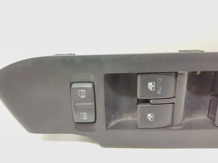Chevrolet Captiva (2006 - 2011) 201004082 Блок кнопок стеклоподъемников — фото 2
