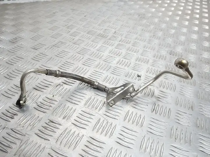 Audi A4 S4 B8 8K (2007 - 2011) Трубки масляной системы — фото 2