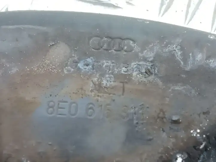 Audi A4 S4 B8 8K (2007 - 2011) 8E0615311 Пыльник тормозного диска передний — фото 3