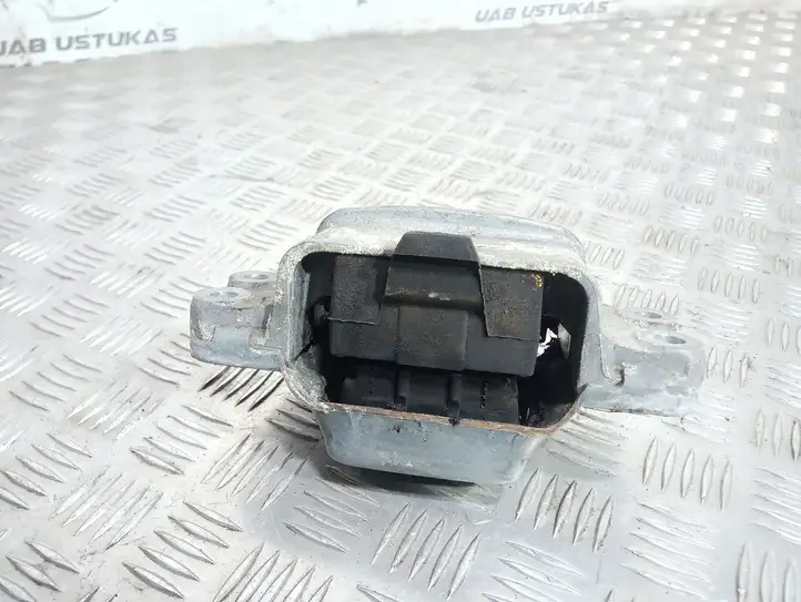 Volkswagen PASSAT B7 (2011 - 2014) 1K0199555 Опора двигателя — фото 2