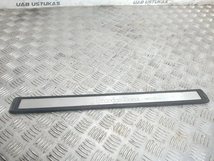 Mercedes-Benz E W211 (2002 - 2009) A2116801335 Внутренняя отделка заднего порога — фото 1