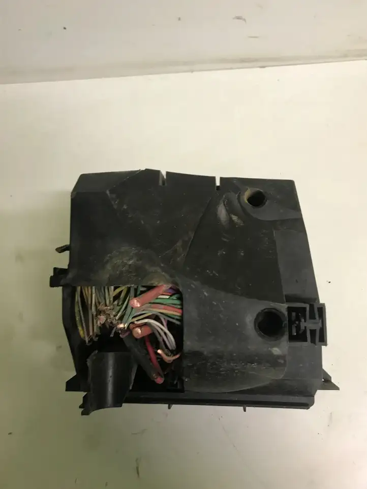 Renault Trafic II (X83) (2002 - 2014) 4939031079 Блок предохранителей (комплект) — фото 3
