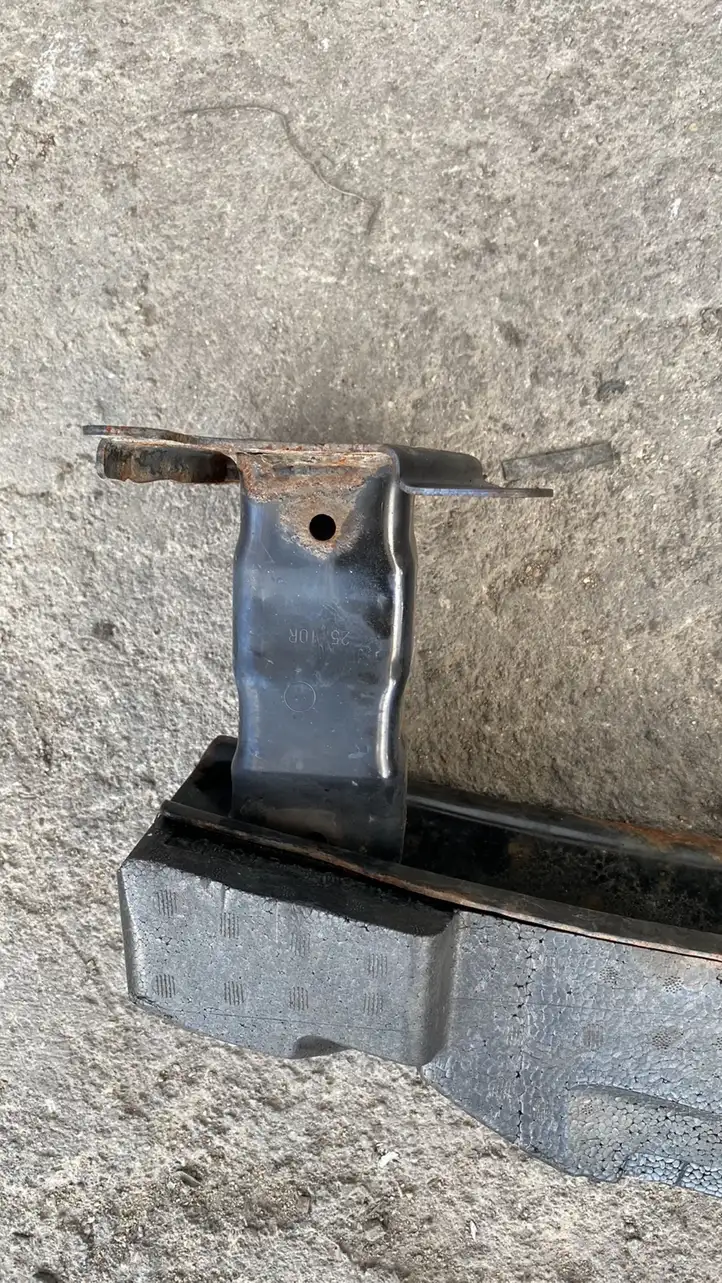 Volkswagen Passat CC    Балка переднего бампера