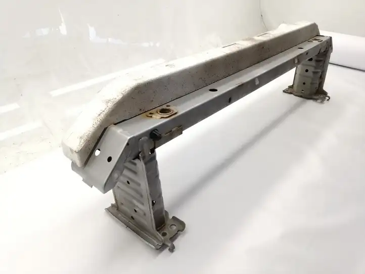 Toyota Avensis T270 (2009 - 2012) Передняя балка бампера — фото 2