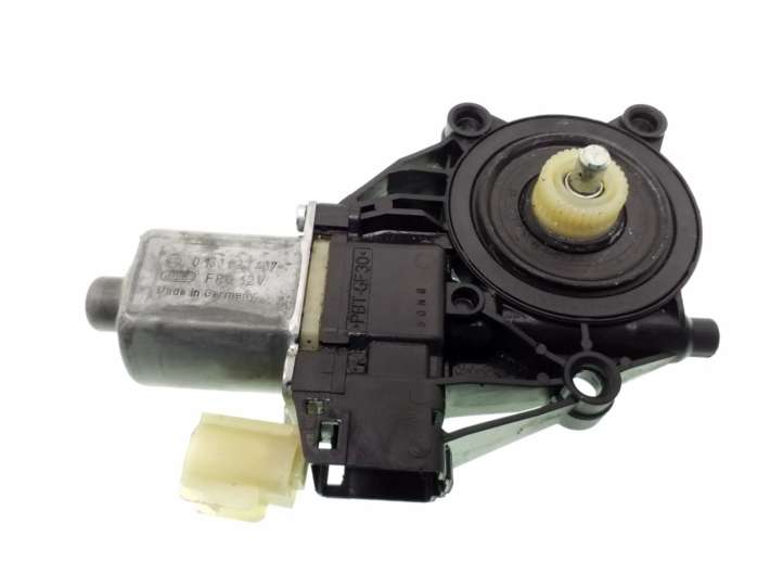 0130822407 Ford Fiesta Priekinis varikliukas langų pakėlėjo