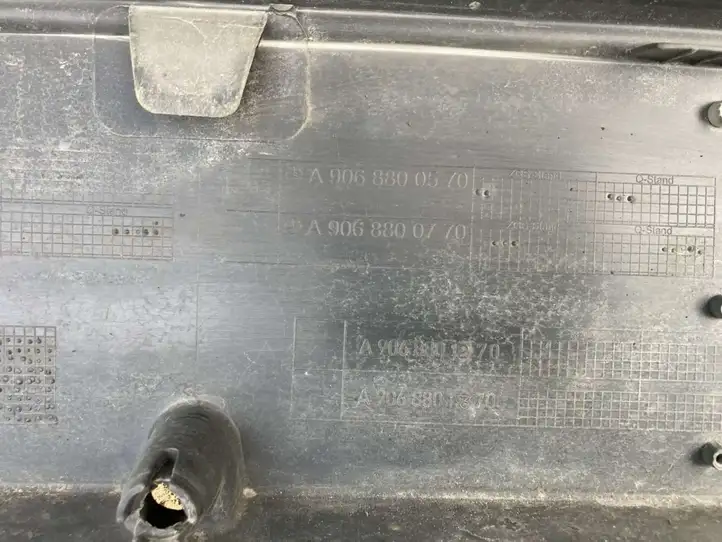 Mercedes-Benz Sprinter W906 (2006 - 2018)  9068800570 Передний бампер