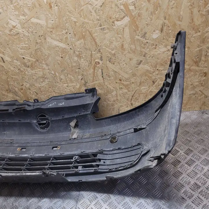 Opel Combo   464549018 Передний бампер
