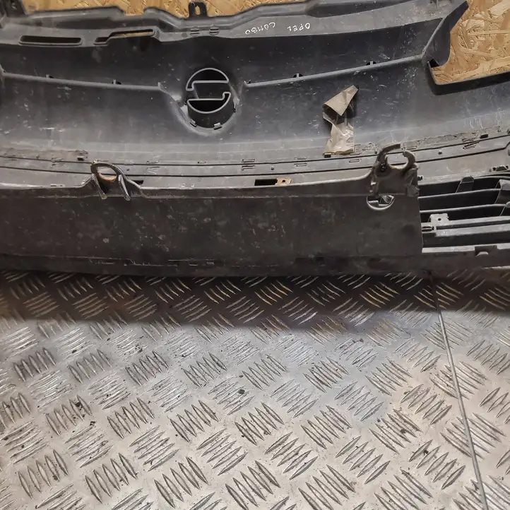 Opel Combo   464549018 Передний бампер