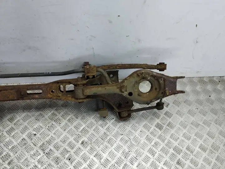 Hyundai i30 (2012 - 2015)   Задняя траверса