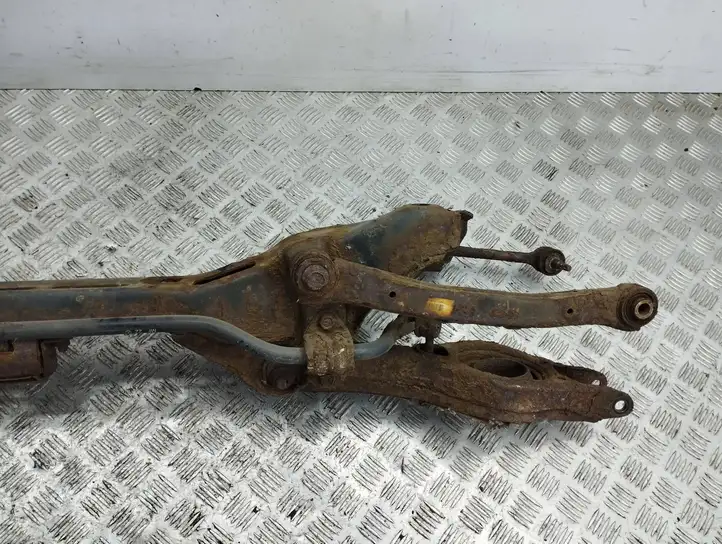 Hyundai i30 (2012 - 2015)   Задняя траверса