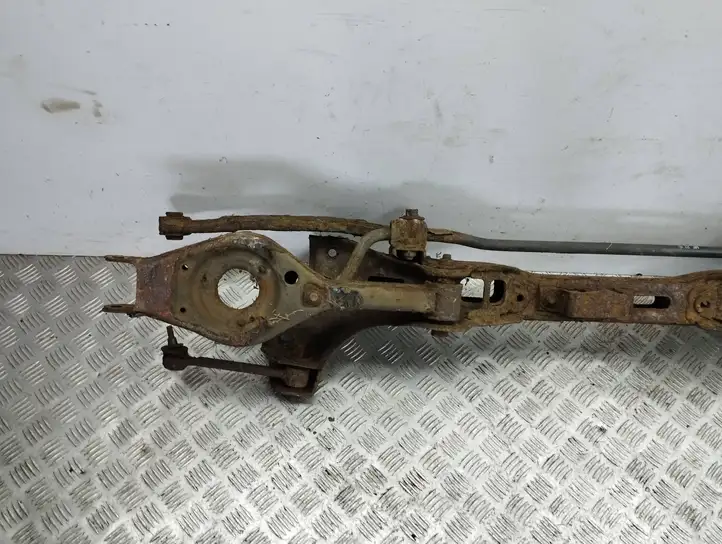 Hyundai i30 (2012 - 2015)   Задняя траверса