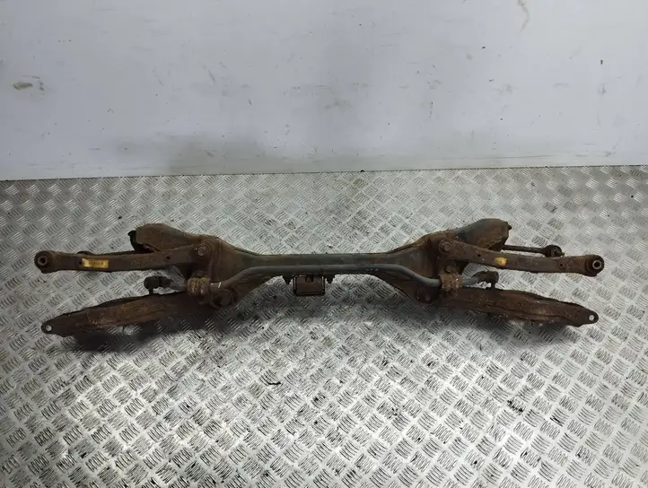 Hyundai i30 (2012 - 2015)   Задняя траверса