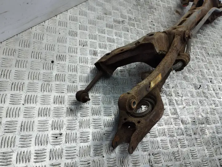 Hyundai i30 (2012 - 2015)   Задняя траверса