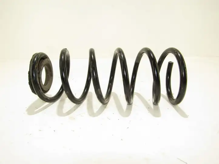 Kia Carens (2013 - )   Пружина