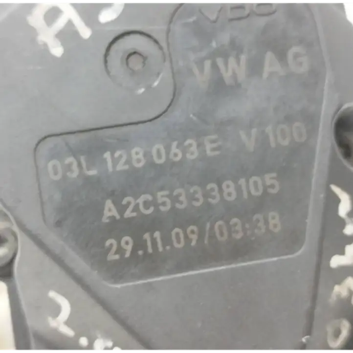 Audi A3/S3 8P (2008 - 2013) 03L128063E Дроссельная заслонка — фото 7
