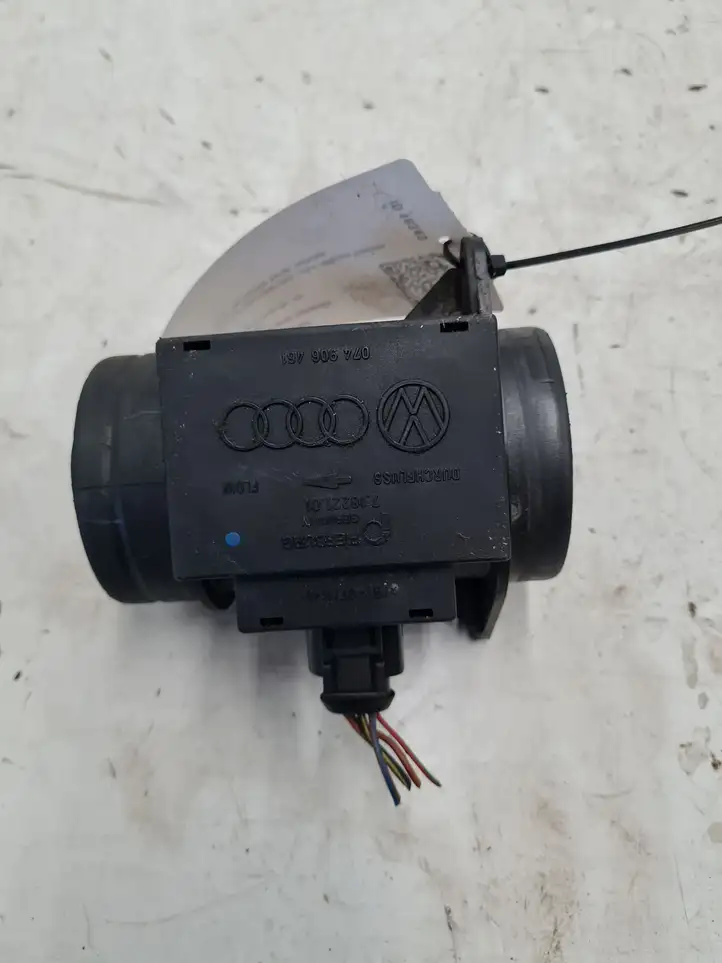 Audi A3/S3 8L (1996 - 2000) 074906461 Датчик массового расхода воздуха — фото 1