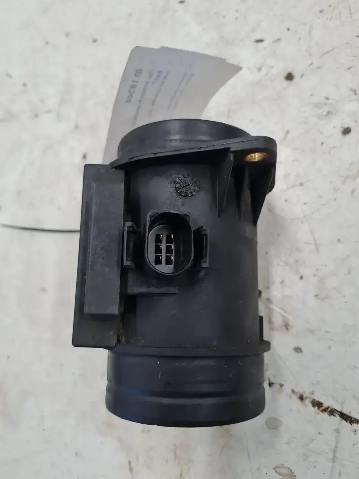 Audi A3/S3 8L (1996 - 2000) 074906461 Датчик массового расхода воздуха — фото 3