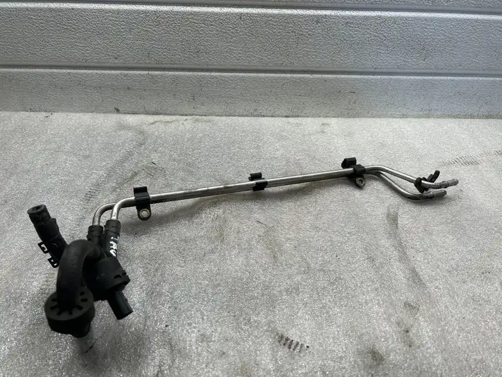 Volkswagen Touran I (2003 - 2010) 038906081B Трубка топливной системы — фото 1