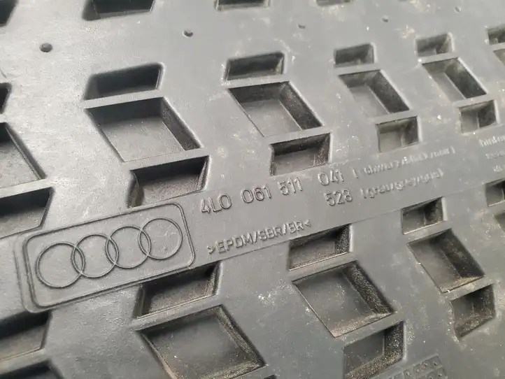 Audi Q7 4L (2009 - 2015) 4L0061511 Задний коврик салона — фото 5