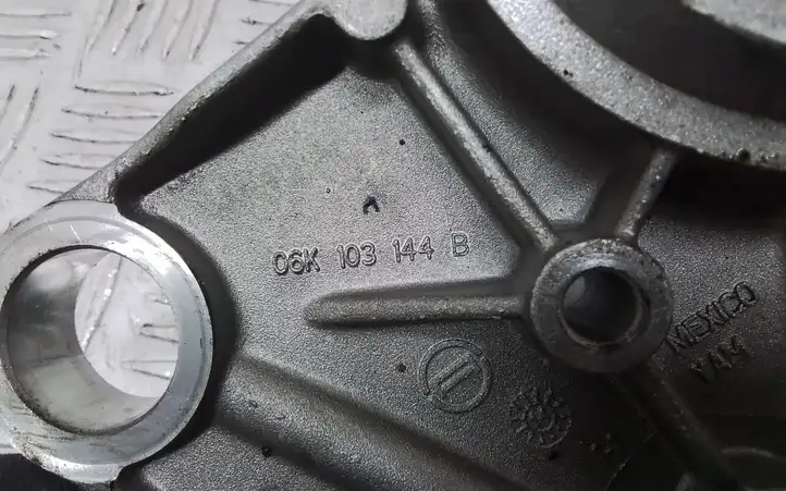 Volkswagen PASSAT B7 USA (2012 - 2016) 06K103144B Крышка распределительного вала — фото 3