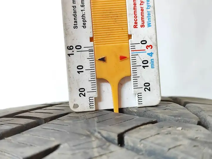 Jeep Grand Cherokee (WK) (2004 - 2010) Зимняя шина R18 — фото 8