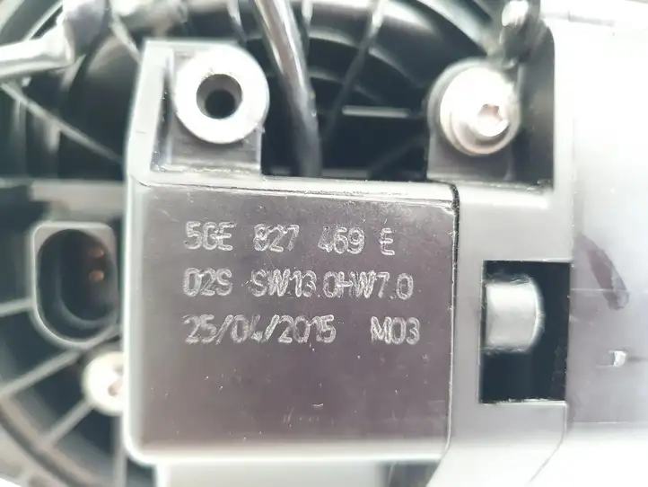 Volkswagen e-Golf (2013 - 2016) 5GE827469E Ручка багажника с камерой — фото 9