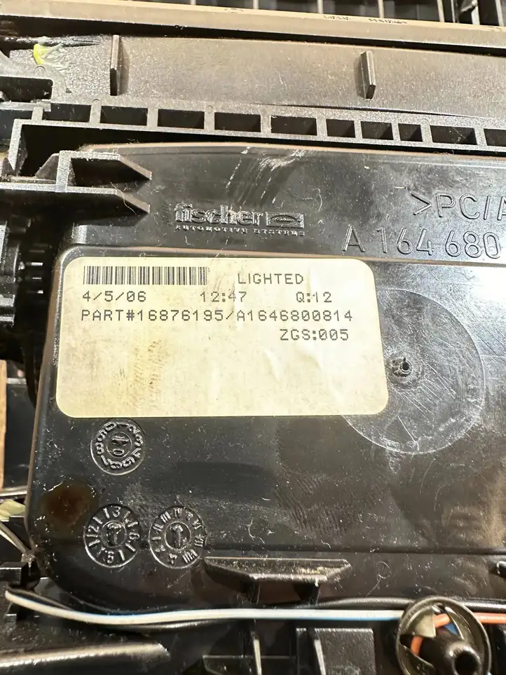 Mercedes-Benz GL X164 (2006 - 2012) A1646800814 Коврик бардачка — фото 8