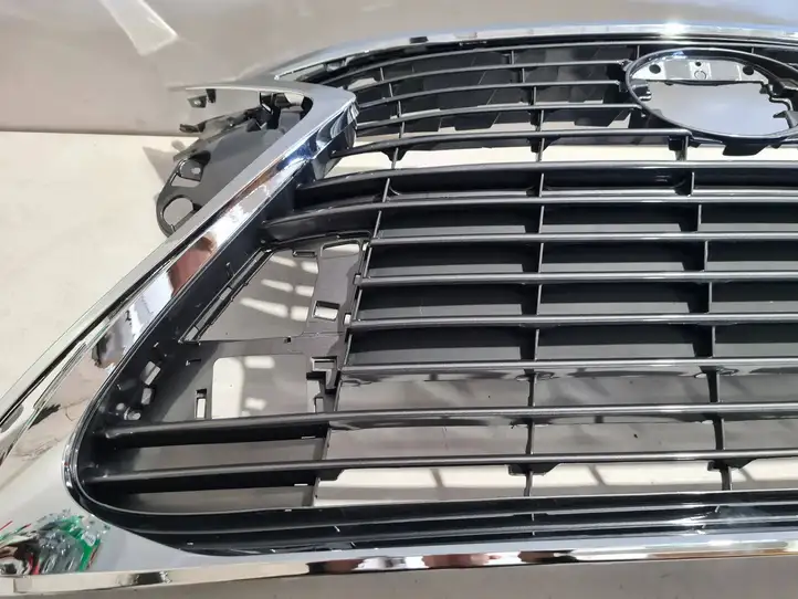 Lexus ES 300h (2012 - 2018) 5311133450 Передняя решетка — фото 9