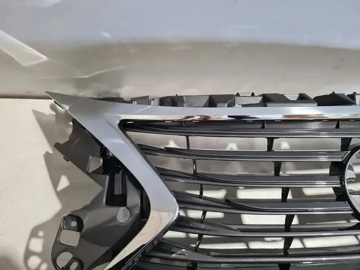Lexus ES 300h (2012 - 2018) 5311133450 Передняя решетка — фото 23