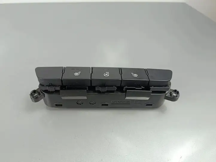 Kia Sportage (2021 - ) 4G34061700 Кнопка обогрева рулевого колеса — фото 1