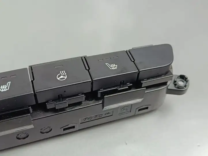 Kia Sportage (2021 - ) 4G34061700 Кнопка обогрева рулевого колеса — фото 2