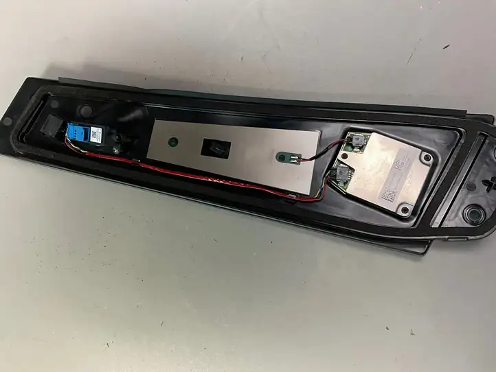 Tesla Model 3 (2017 - 2023) 110925390F Боковая камера в крыле — фото 3