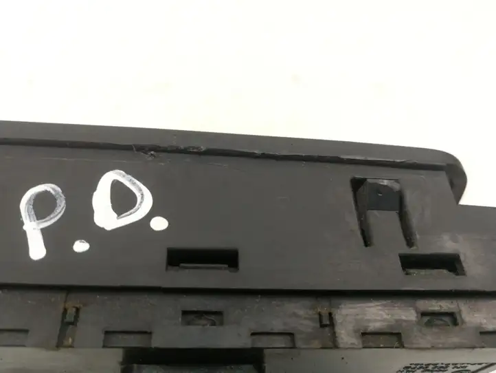 Volkswagen Tiguan (2007 - 2011) 1K4959857B Блок кнопок стеклоподъемников — фото 2