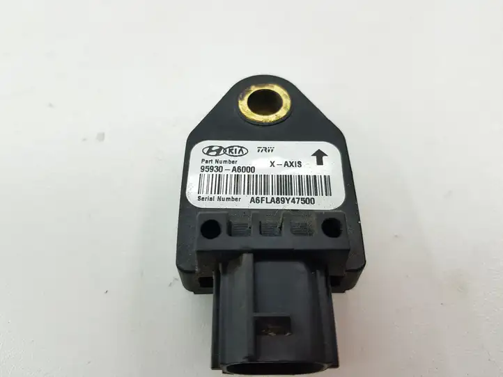 Hyundai i30 (2012 - 2015) 95930A6000 Датчик удара SRS — фото 4