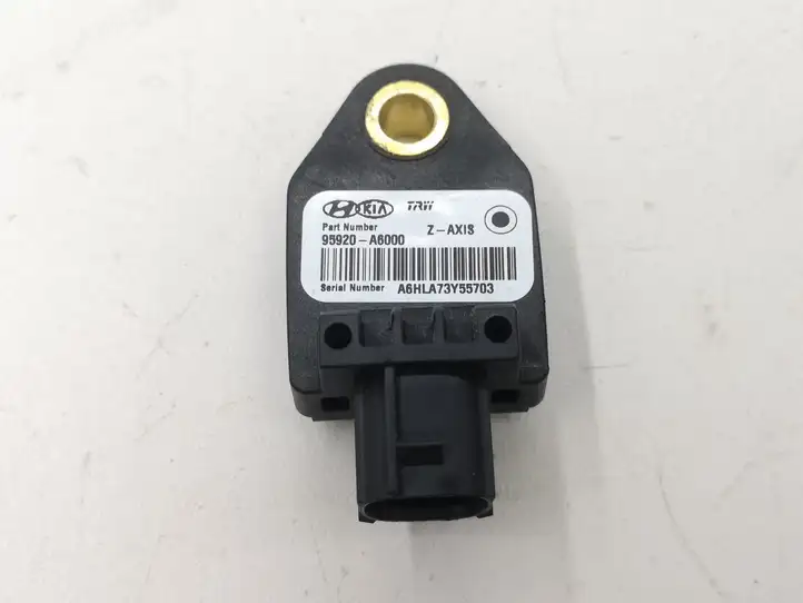 Hyundai i30 (2012 - 2015) 95920A6000 Датчик удара SRS — фото 1