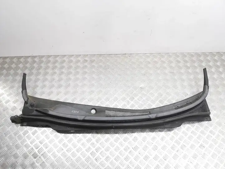 Kia Ceed (2010 - 2012) 861511H900 Жабо стеклоочистителей — фото 1