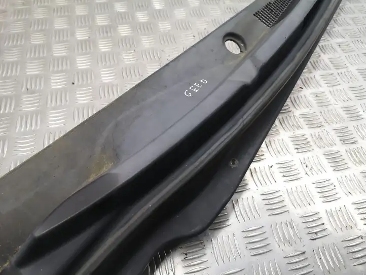 Kia Ceed (2010 - 2012) 861511H900 Жабо стеклоочистителей — фото 6