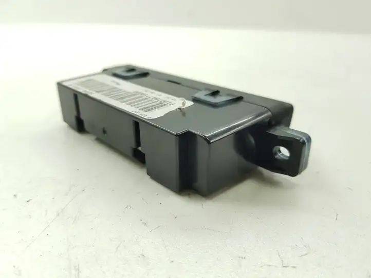 Nissan Qashqai (2006 - 2010) P10075A7710000 Реле предупреждения об ремнях безопасности — фото 4