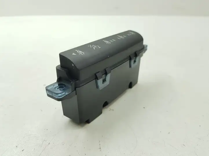 Nissan Qashqai (2006 - 2010) P10075A7710000 Реле предупреждения об ремнях безопасности — фото 5