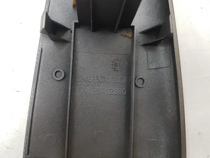 Toyota Corolla E120 E130 (2000 - 2004) 8481002040 Кнопка стеклоподъемников — фото 5